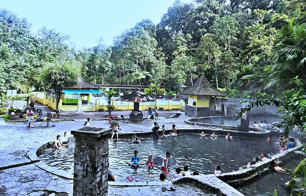 pemandian air panas cangar