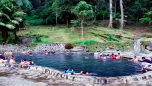 pemandian-air-panas-cangar-batu-malang
