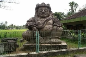 Arca Dwarapala