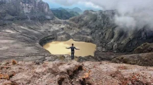 Kawah Gunung Kelud malang