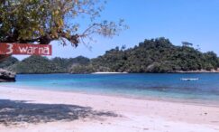 Pantai Tiga Warna Malang Yang Memiliki Keindahan Alami