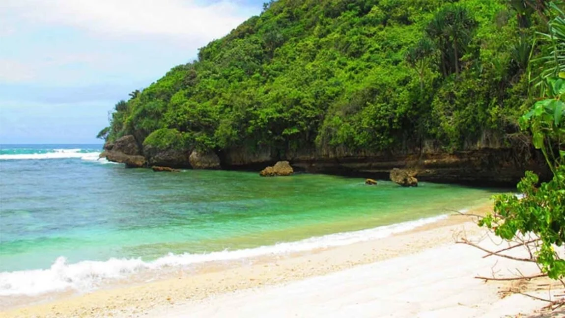 pantai clungup malang pantai clungup malang