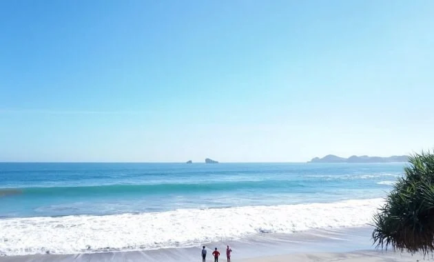 pantai ungapan di malang