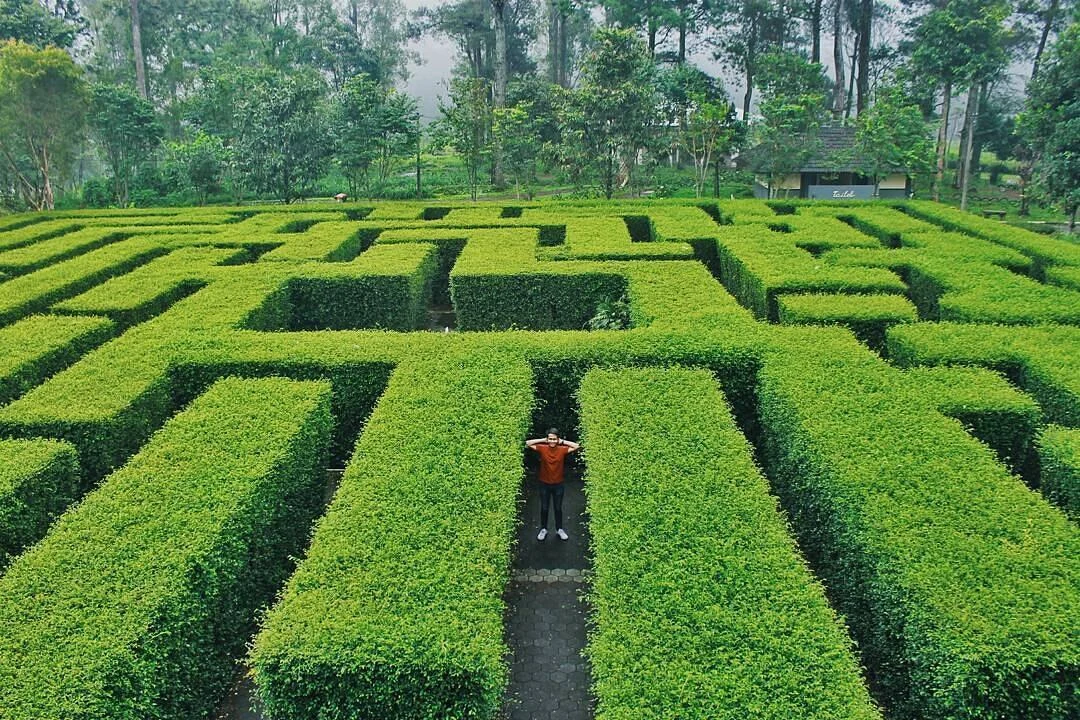 taman labirin coban rondo
