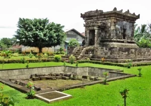 Keindahan Candi Badut