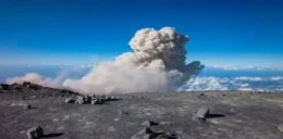 Puncak Gunung Mahameru Bromo
