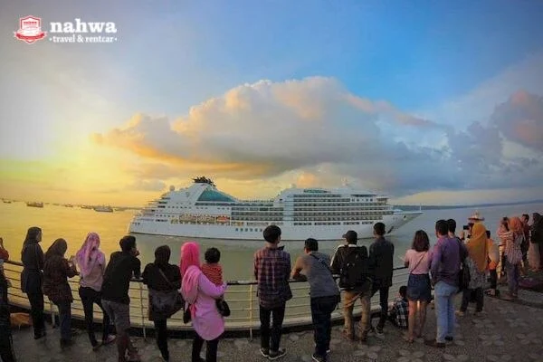 Menikmati Sunset di Surabaya North Quay