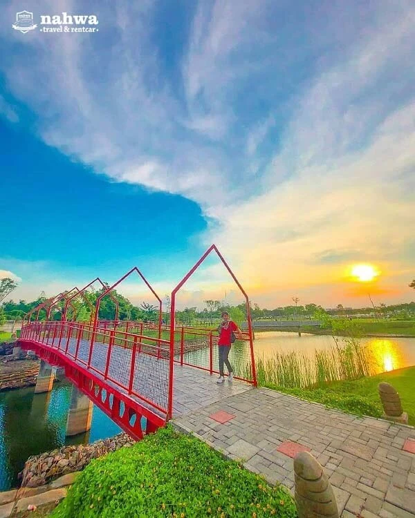 Jembatan Merah Graha Natura Park
