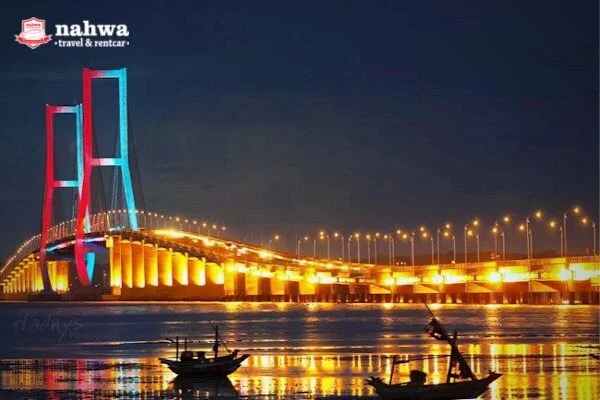 View jembatan suramadu malam