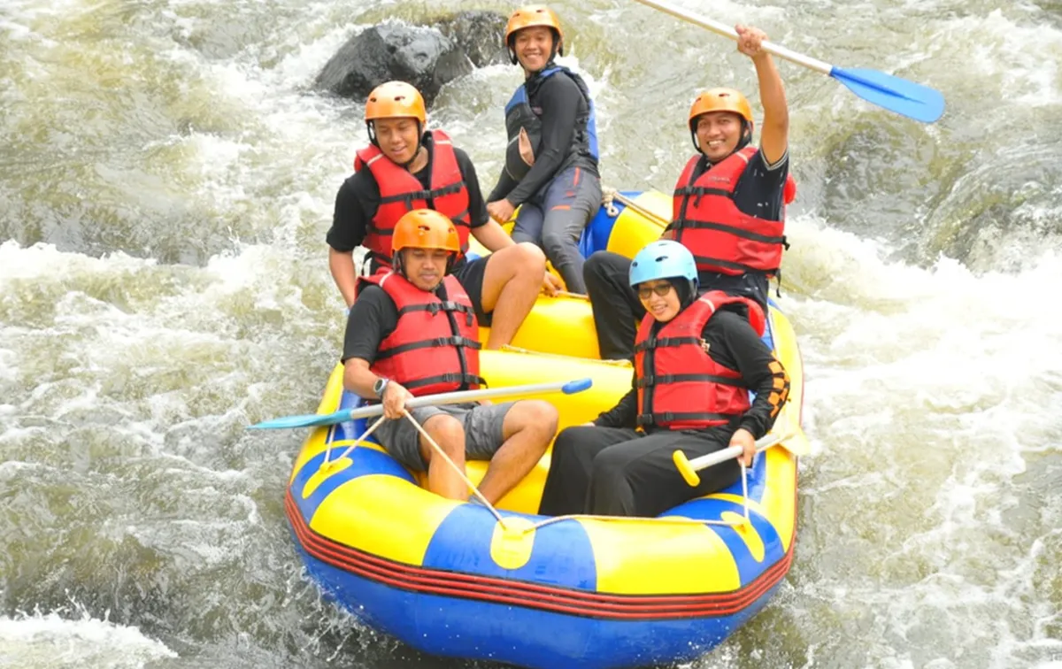 Kasembon Rafting: Tarif, Lokasi, dan Fasilitasnya