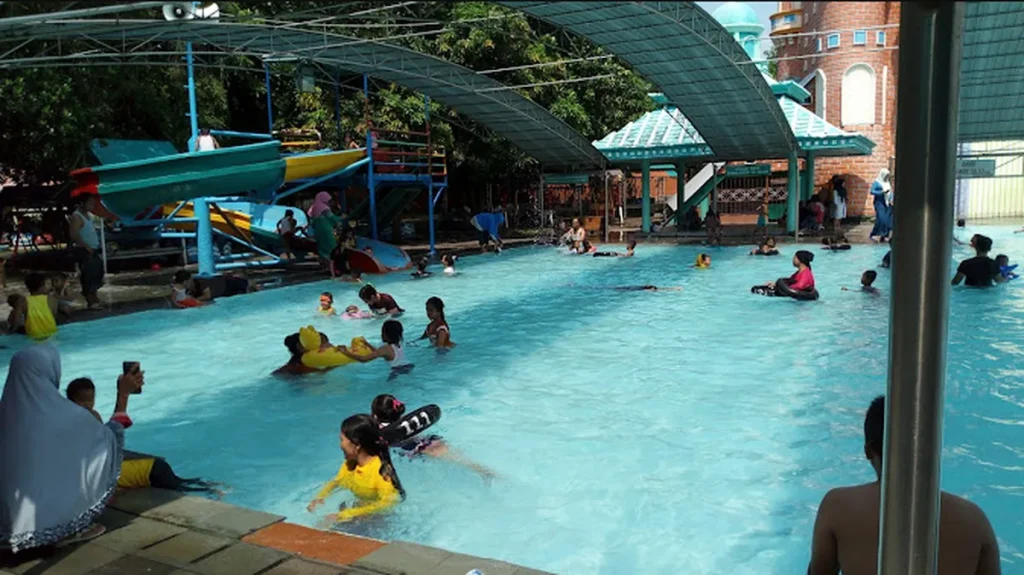 kolam renang Kenjeran Park