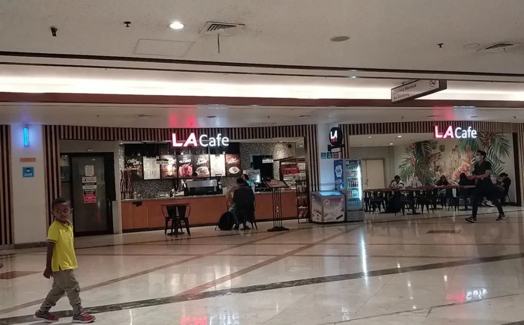 cafe dekat Bandara Juanda
