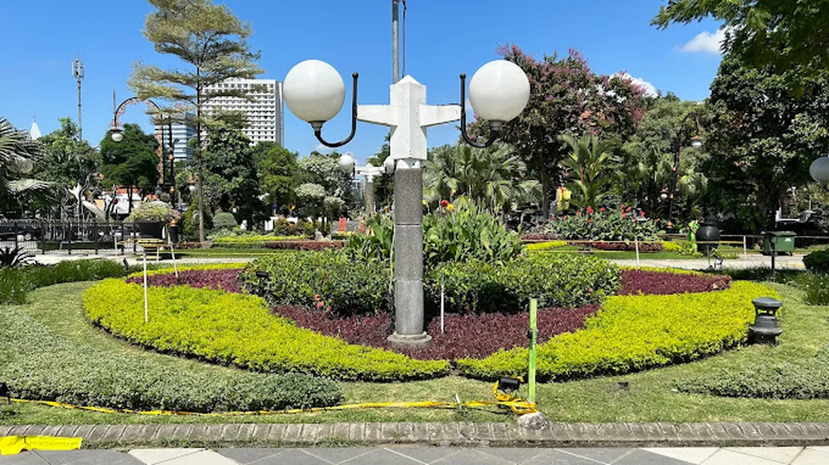 Wisata Taman Surya: Rute, Harga Tiket dan Jam Buka