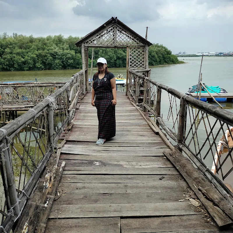 Wisata Adventure Land Romokalisari Surabaya