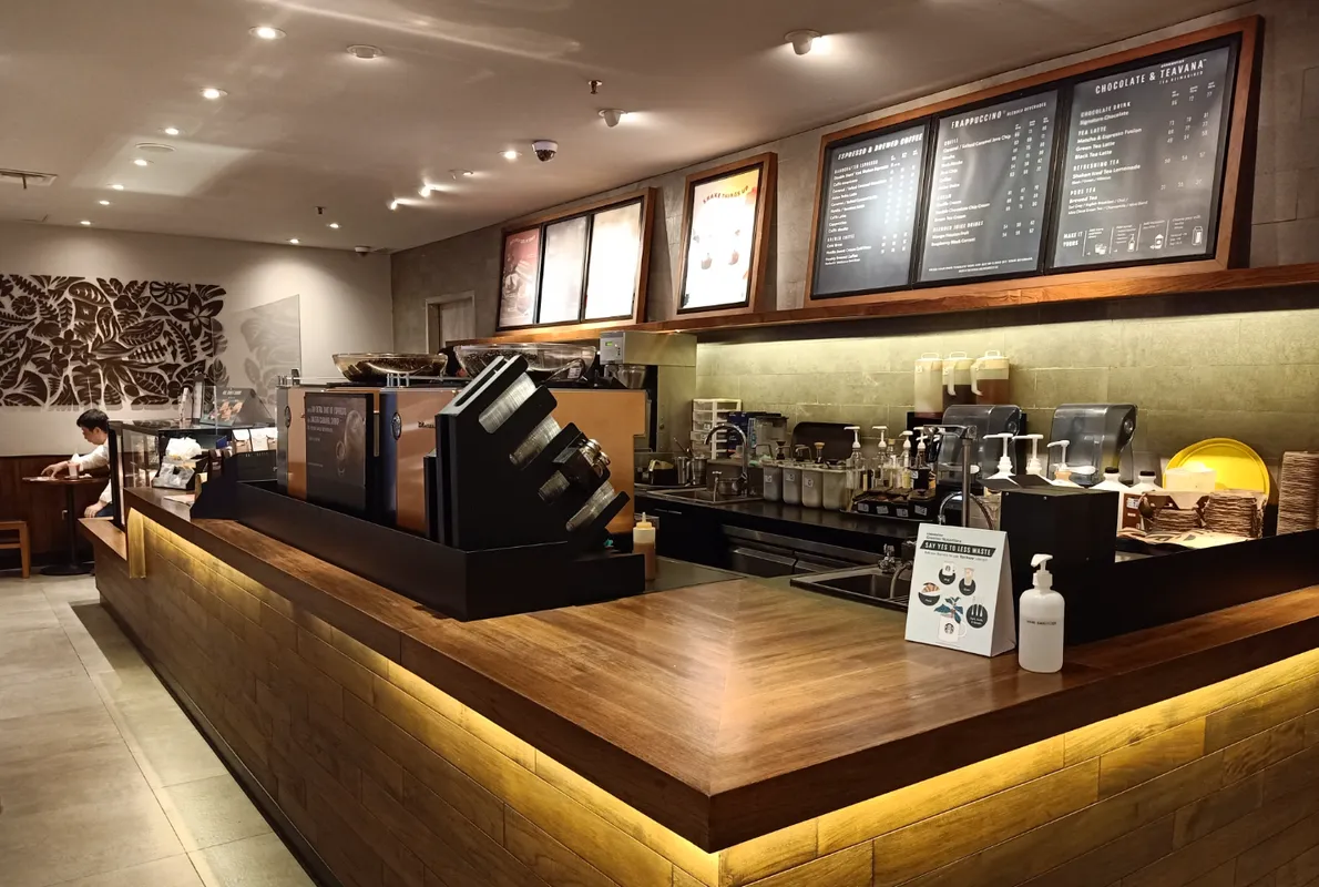 11 Cafe Dekat Bandara Juanda: Jam Buka, Lokasi, Menu & Harga