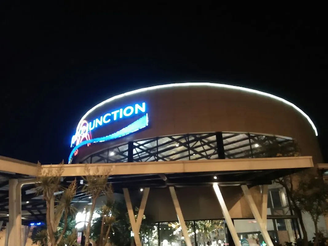 Keunggulan Food Junction Grand Pakuwon: Lokasi & Fasilitasnya