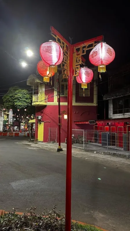 Jalan Kembang Jepun