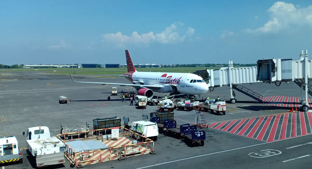 Jarak Stasiun Gubeng ke Bandara Juanda : Rute, Waktu & Biaya