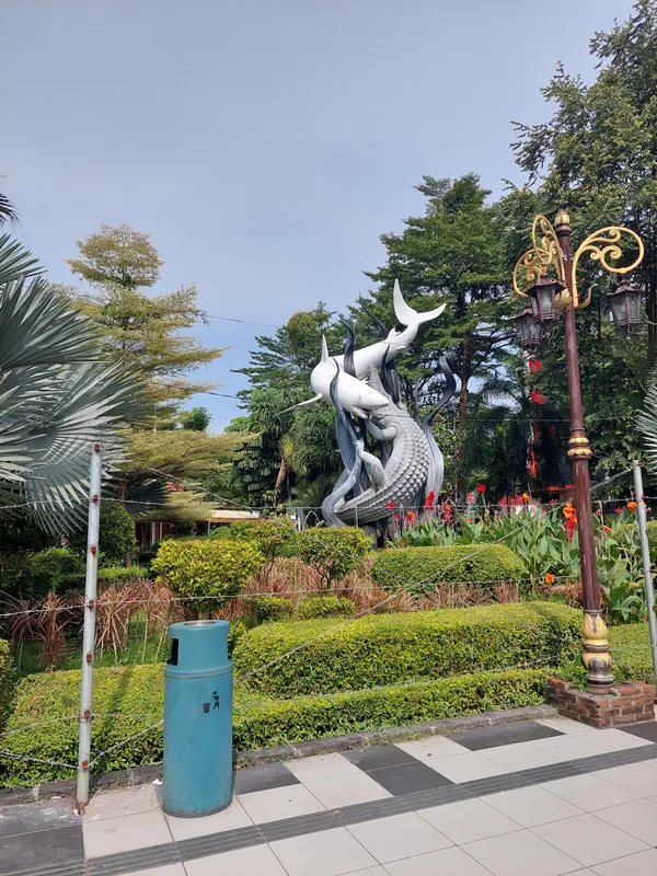 Patung Suro dan Boyo