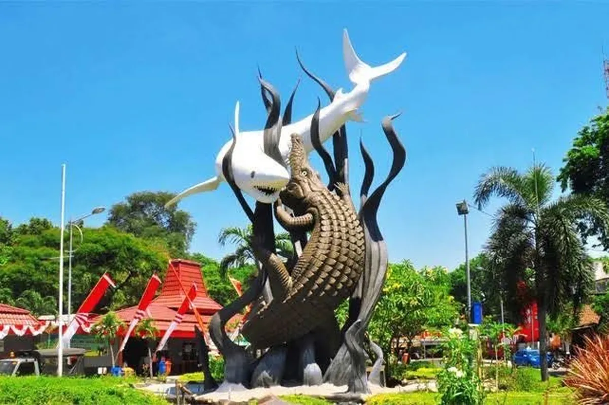 Patung Suro dan Boyo, Info Lokasi, Sejarah & Daya Tariknya