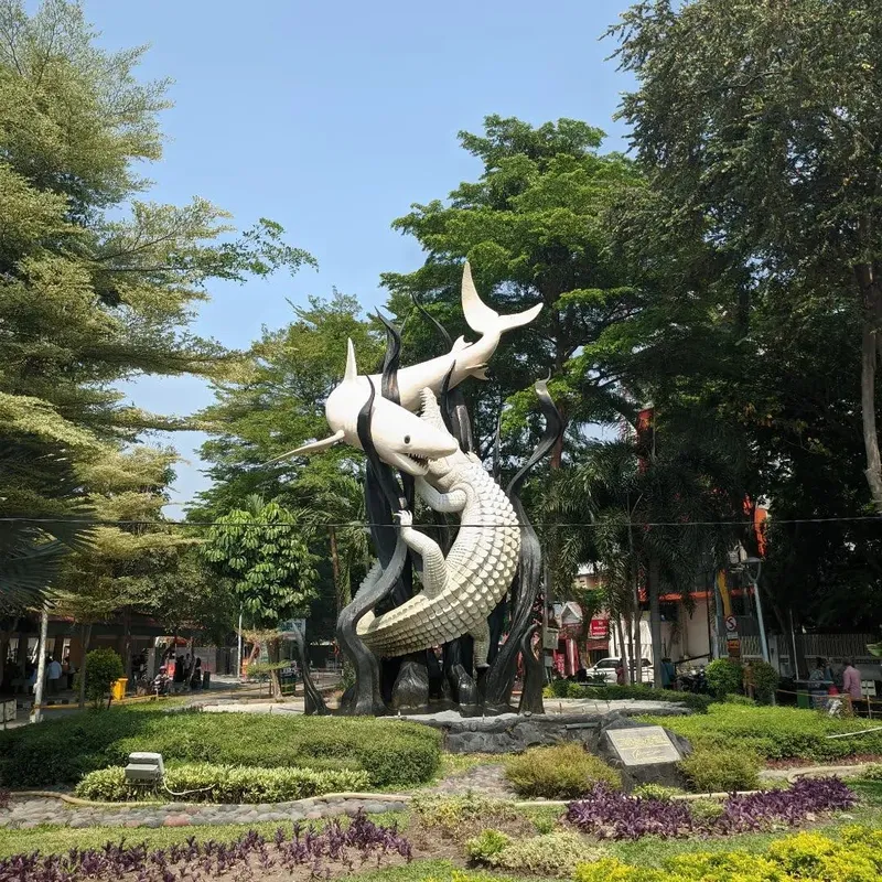 Patung Suro dan Boyo