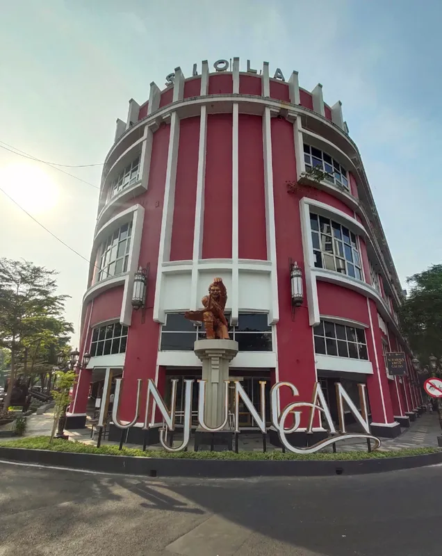 Wisata Surabaya Viral