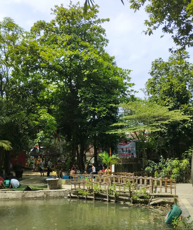 Wisata Surabaya viral