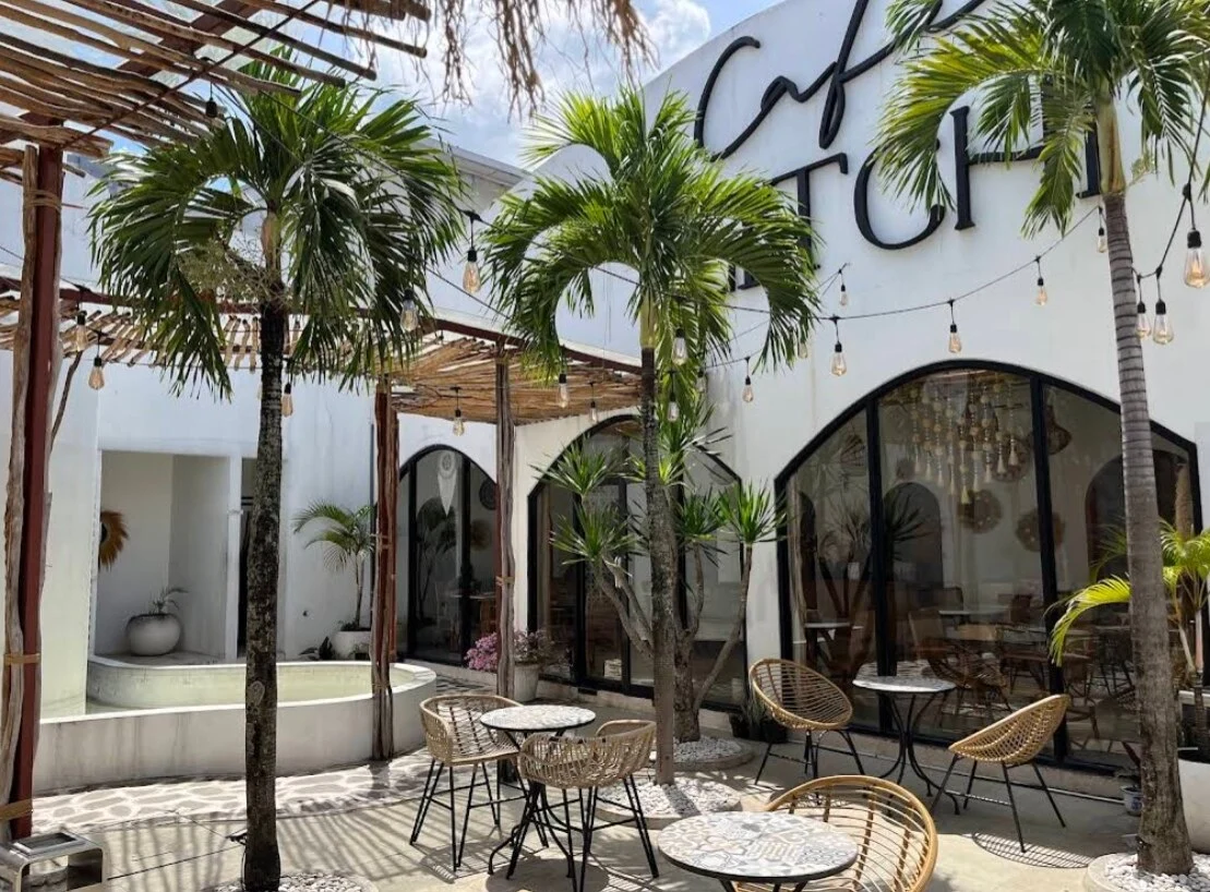 Cafe Litchi sebagai Spot Nongkrong Kekinian dengan Nuansa Pantai Bali di Malang