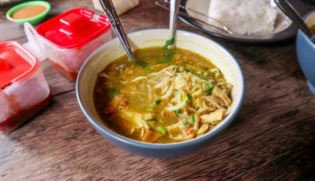 5 Warung Soto Atom Paling Enak di Malang yang Jadi Favorit Warga Lokal