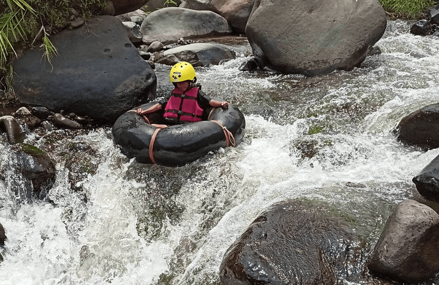 Explorasi Alam dan Adrenalin Cave Tubing Malang