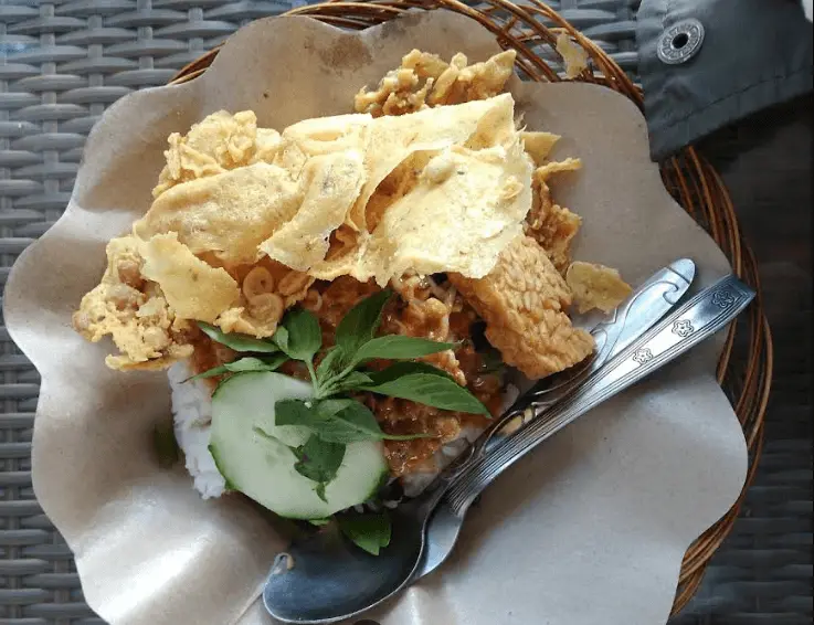 Menjelajahi Lezatnya Cita Rasa Nasi Pecel Malang Terbaik