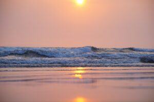 5 Spot Pantai Sunset di Malang dengan Nuansa Alam yang Menenangkan