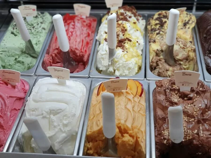 Menikmati Es Krim Kampoeng di Kayu Tangan Heritage, Malang
