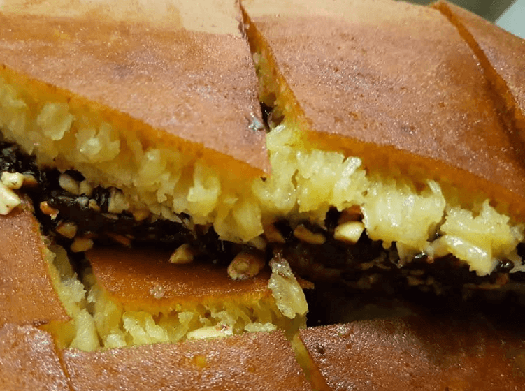 Mencicipi Lezatnya Martabak Terang Bulan Malang