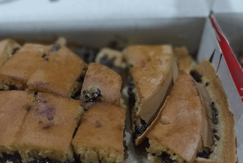 Mencicipi Lezatnya Martabak Terang Bulan Malang