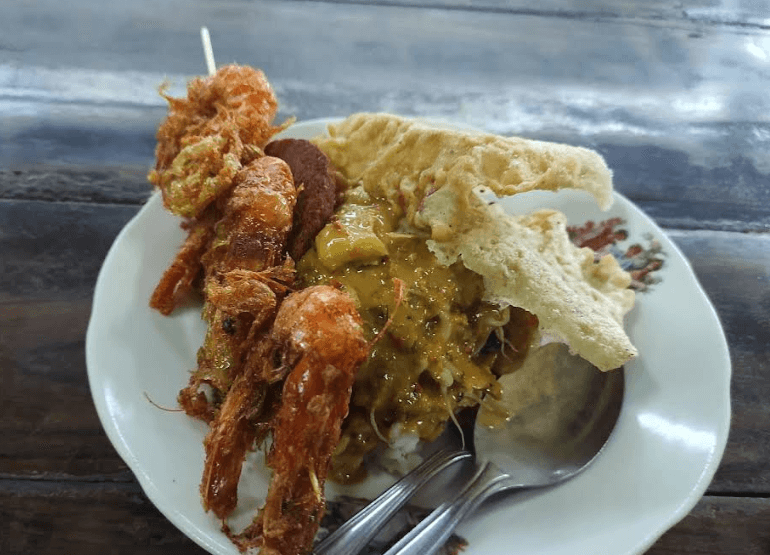 Kuliner Autentik: Menikmati Pecel Madiun di Malang
