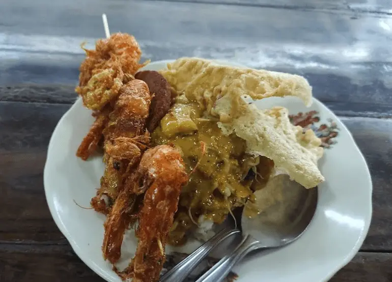 Kuliner Autentik: Menikmati Pecel Madiun di Malang