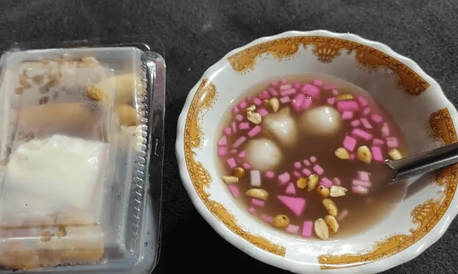 Menikmati Wedang Ronde Malang di Malam yang Dingin