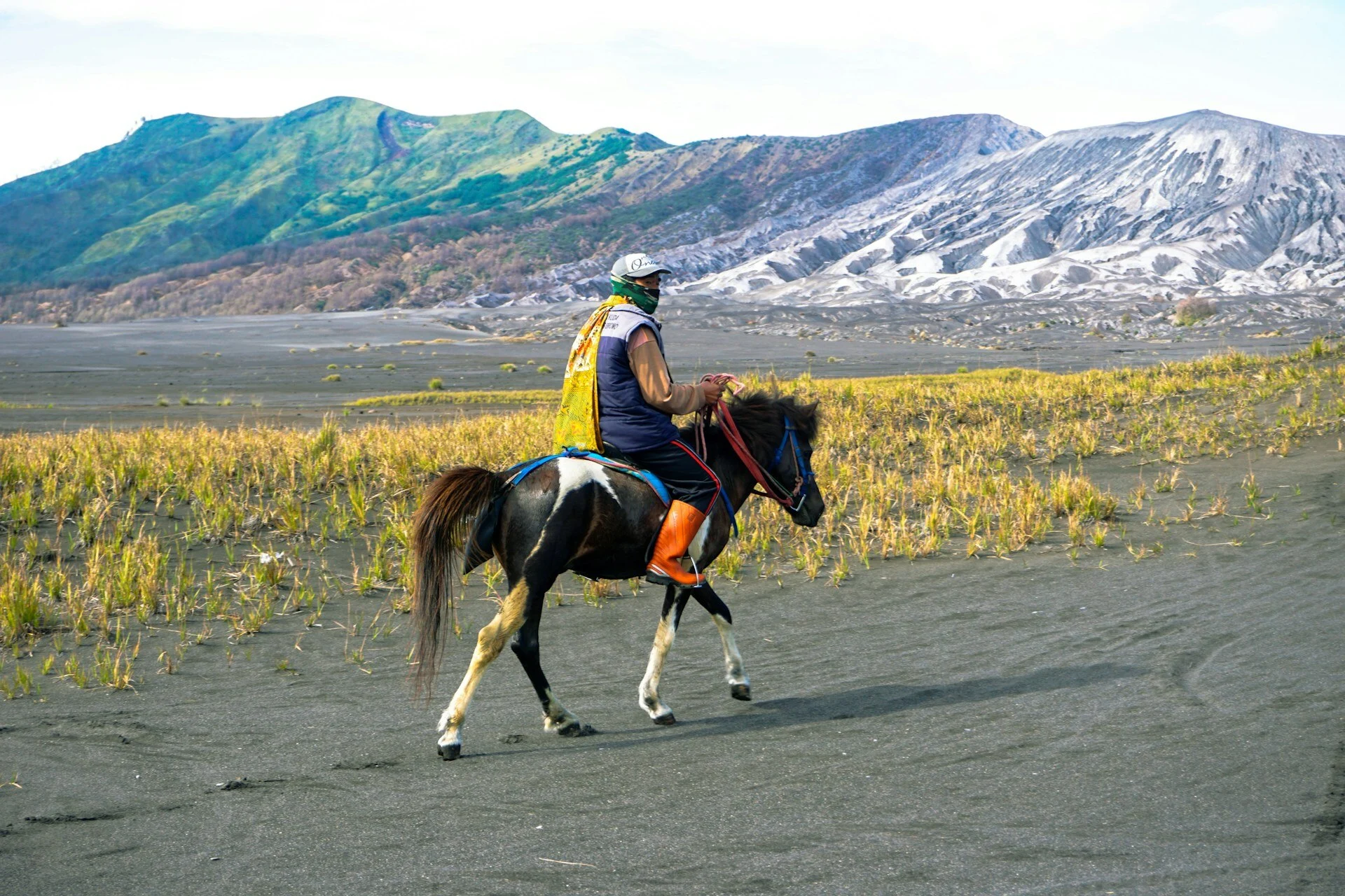 7 Lokasi Wisata Taman Nasional Bromo Tengger yang Instagramable dan Ikonik
