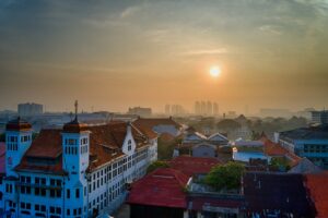 9 Tempat Wisata Bersejarah di Indonesia Paling Hits untuk Liburan Edukatif