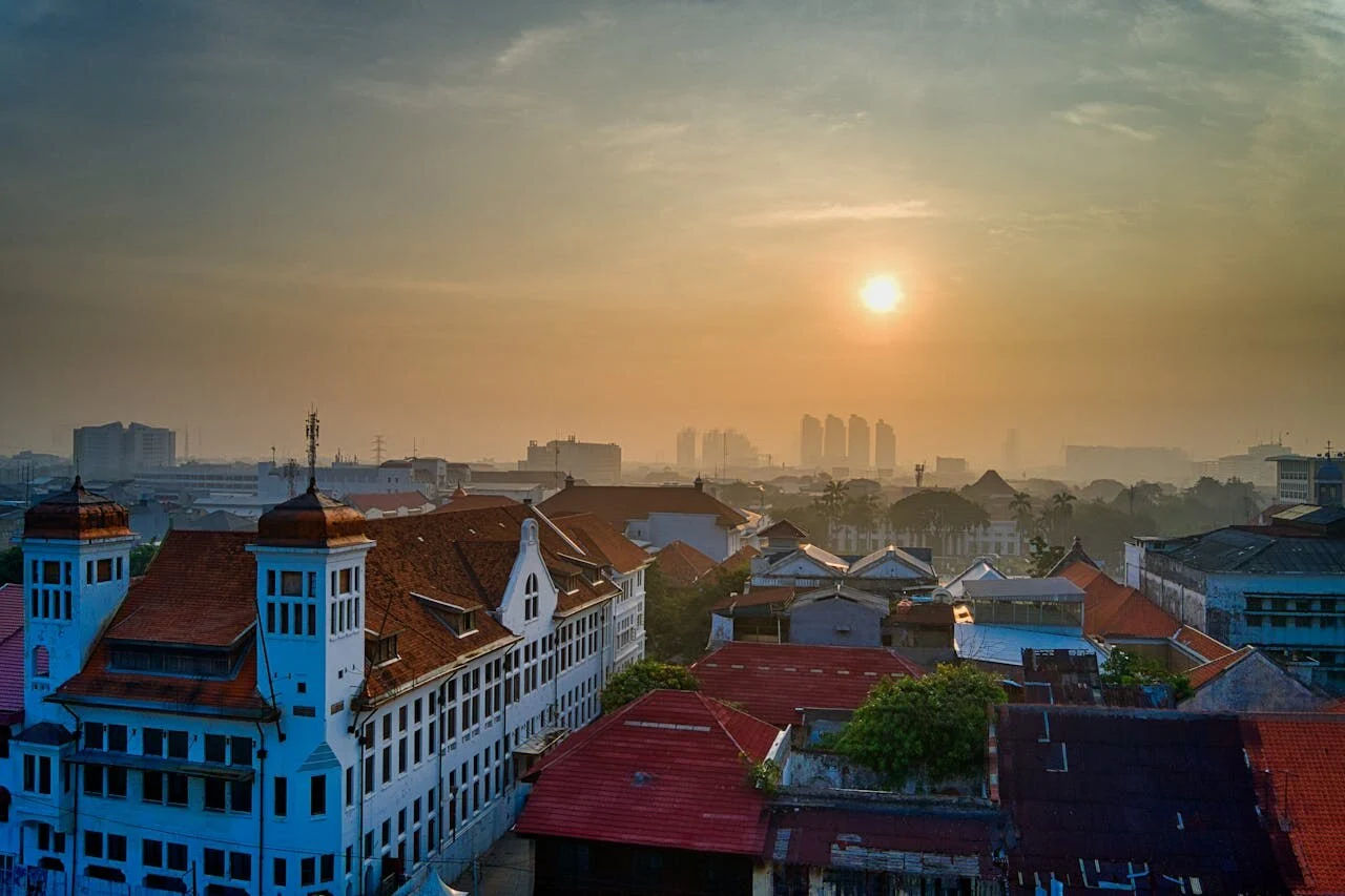 9 Tempat Wisata Bersejarah di Indonesia Paling Hits untuk Liburan Edukatif