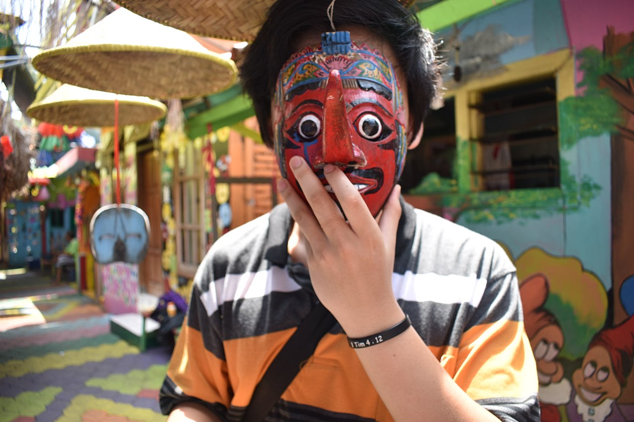 Menjelajahi 4 Pusat Kerajinan Tangan Khas Malang yang Sarat Nilai Budaya