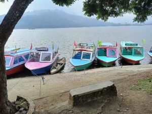Menikmati Liburan di 5 Danau Buatan dengan Wahana Keluarga di Jawa Timur