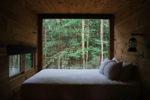 4 Wisata Perbukitan dengan Glamping di Batu dengan Pemandangan Alam Memukau