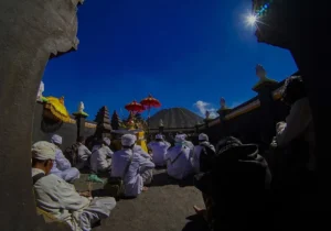8 Destinasi Kampung Adat di Lereng Gunung yang Penuh Pesona Budaya