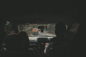 8 Tips Wajib Naik Travel Malam Malang, Aman dan Anti Ribet