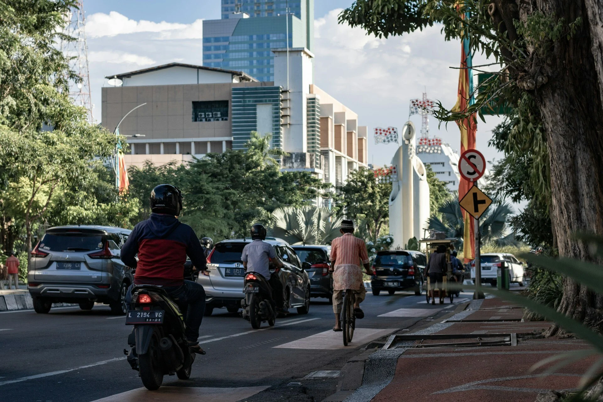 Jadwal Travel Malang Surabaya Lengkap: Jam Keberangkatan, Harga, dan Pilihan Layanan