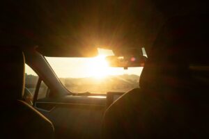 Butuh Transportasi Kerja? Travel Malang Surabaya Drop Kantor Solusinya