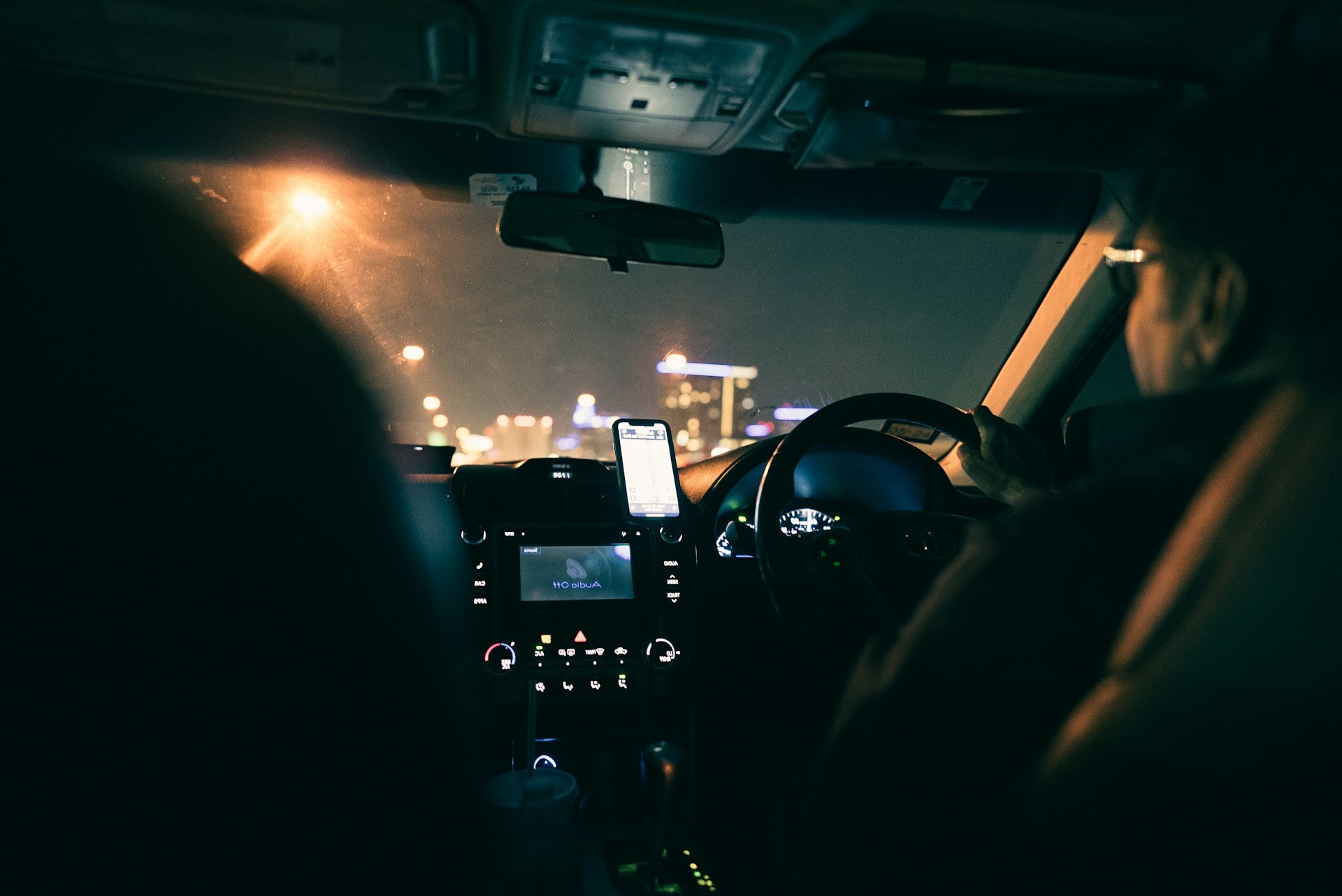 Kenapa Banyak yang Beralih ke Travel Malang Surabaya Terbaik untuk Perjalanan Antar Kota?