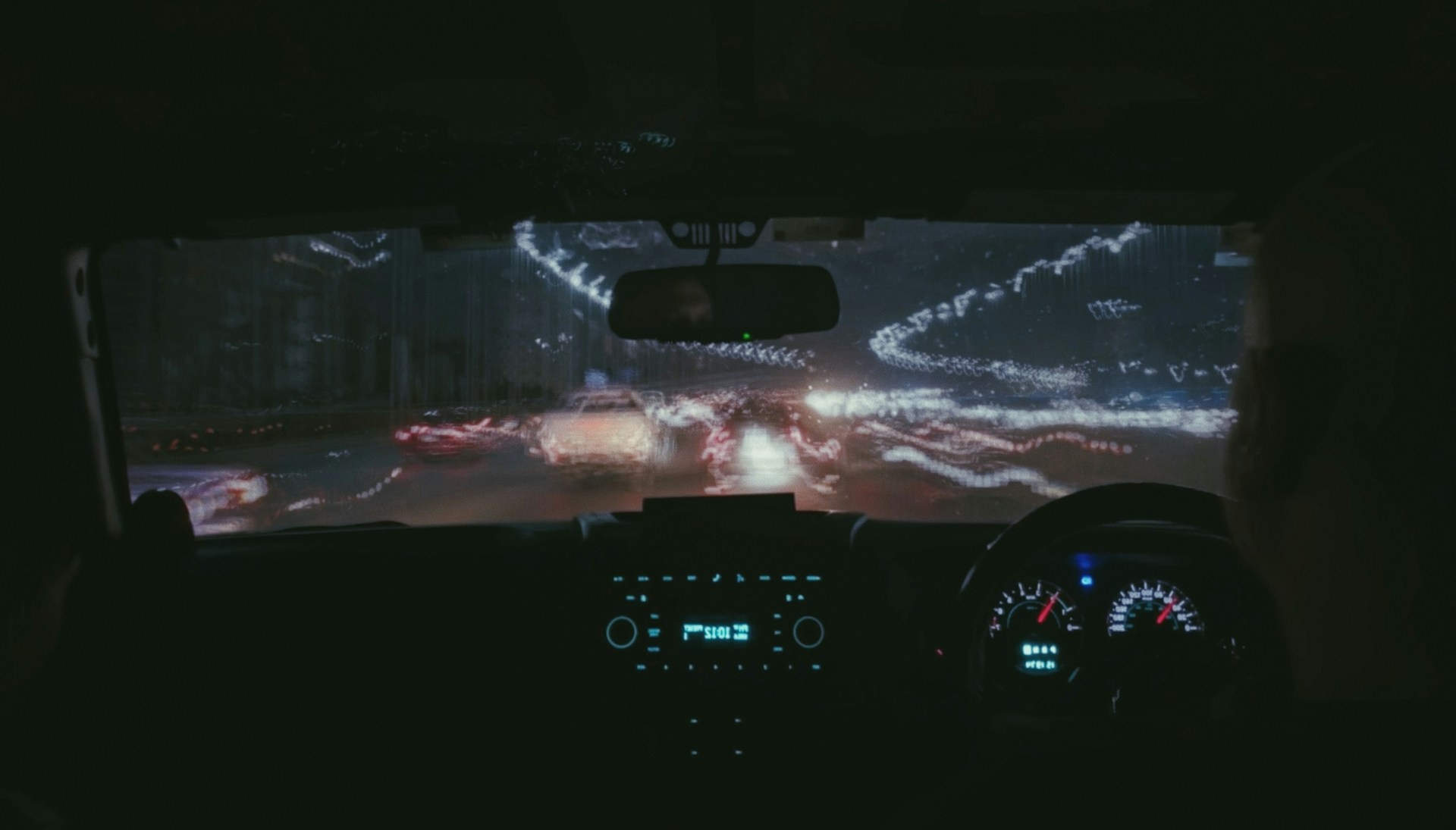 Adakah Travel Malang Surabaya Tanpa Macet? Ini Jawaban Jujurnya